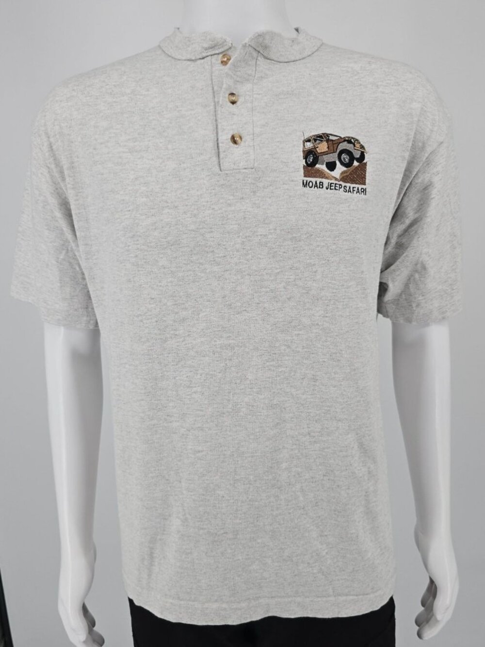 Vintage 1990s Cotton Deluxe Moab Jeep Safari Embroidered Henley T-Shirt (L)